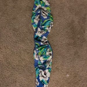 STRAPLESS BATHING SUIT TOP